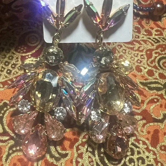 Glitz & Glam Festive Dangle Earrings - Picture 6 of 9